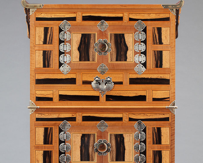 먹감이층농(Tow-tier Chest),68&times;38&times;110㎝)