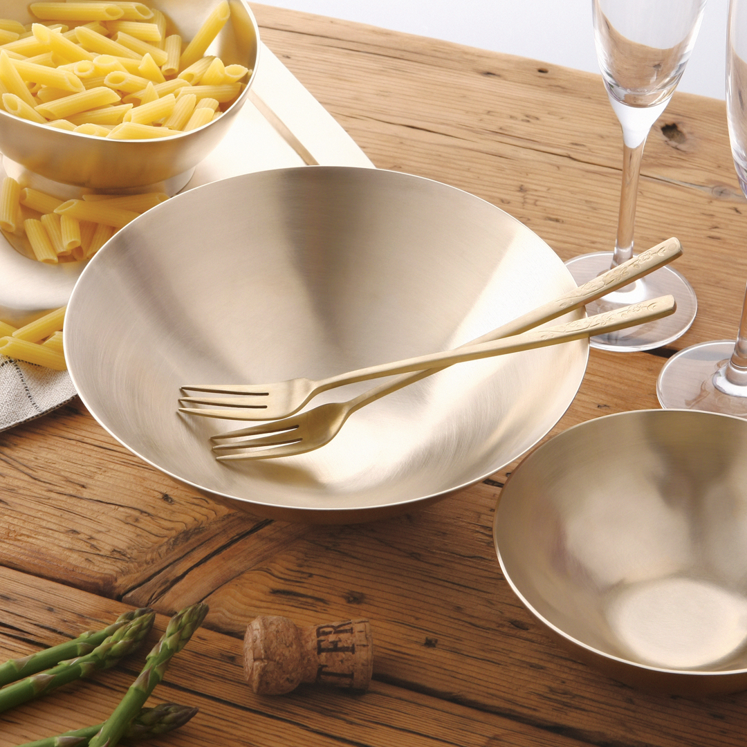 금박장 보유자 김기호 장인의 순도 99% 순금박과 실크를 활용한 상품