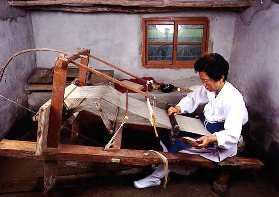 작업 중인 선생의모습(2).jpg