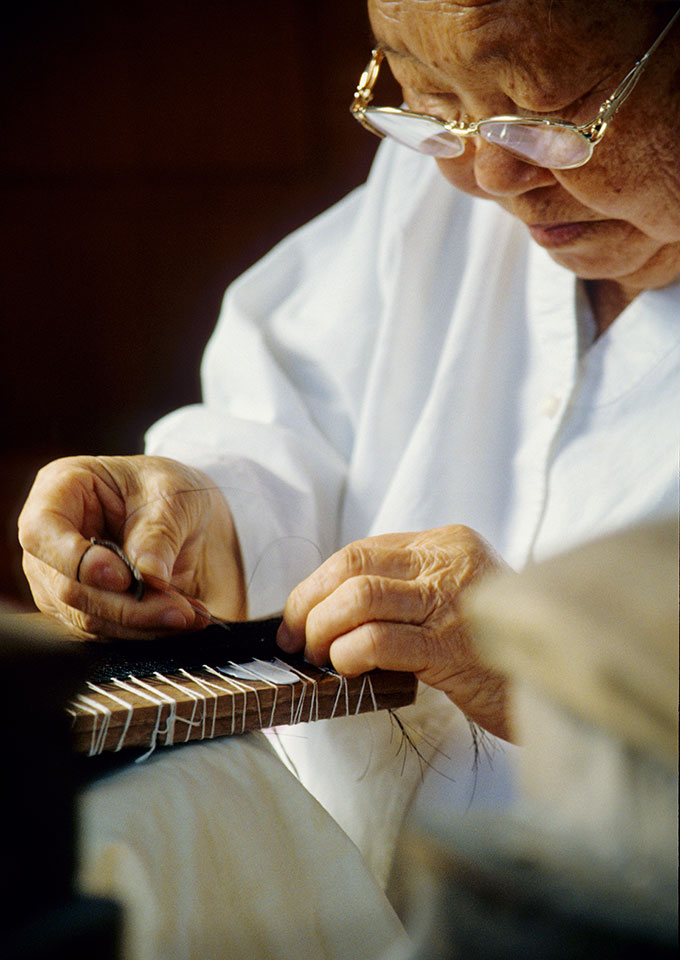 작업 중인 선생의 모습(1).jpg